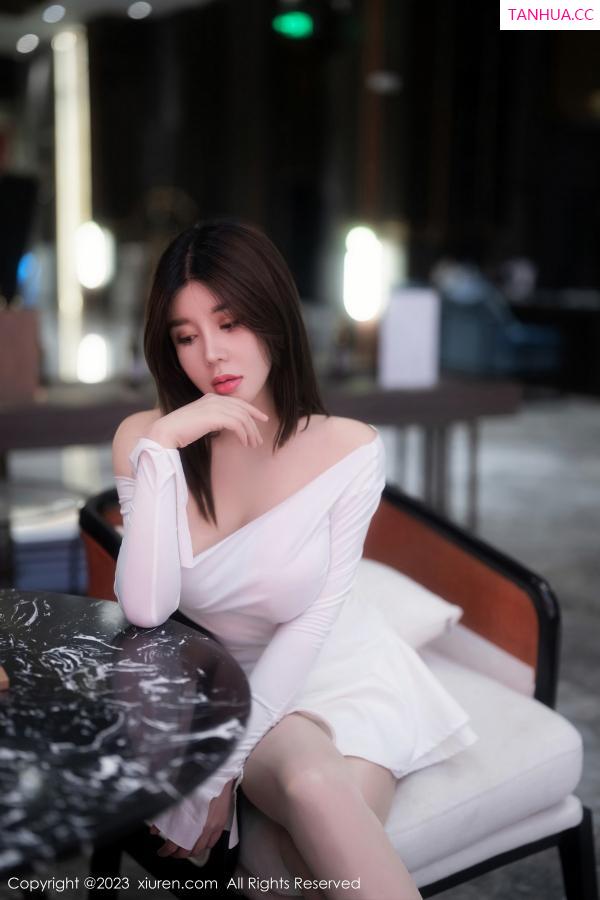 周九九 周jojobaby [XiuRen]高清写真图 2023.02.06 No.6218 周jojobaby 丝袜美腿第12张图片